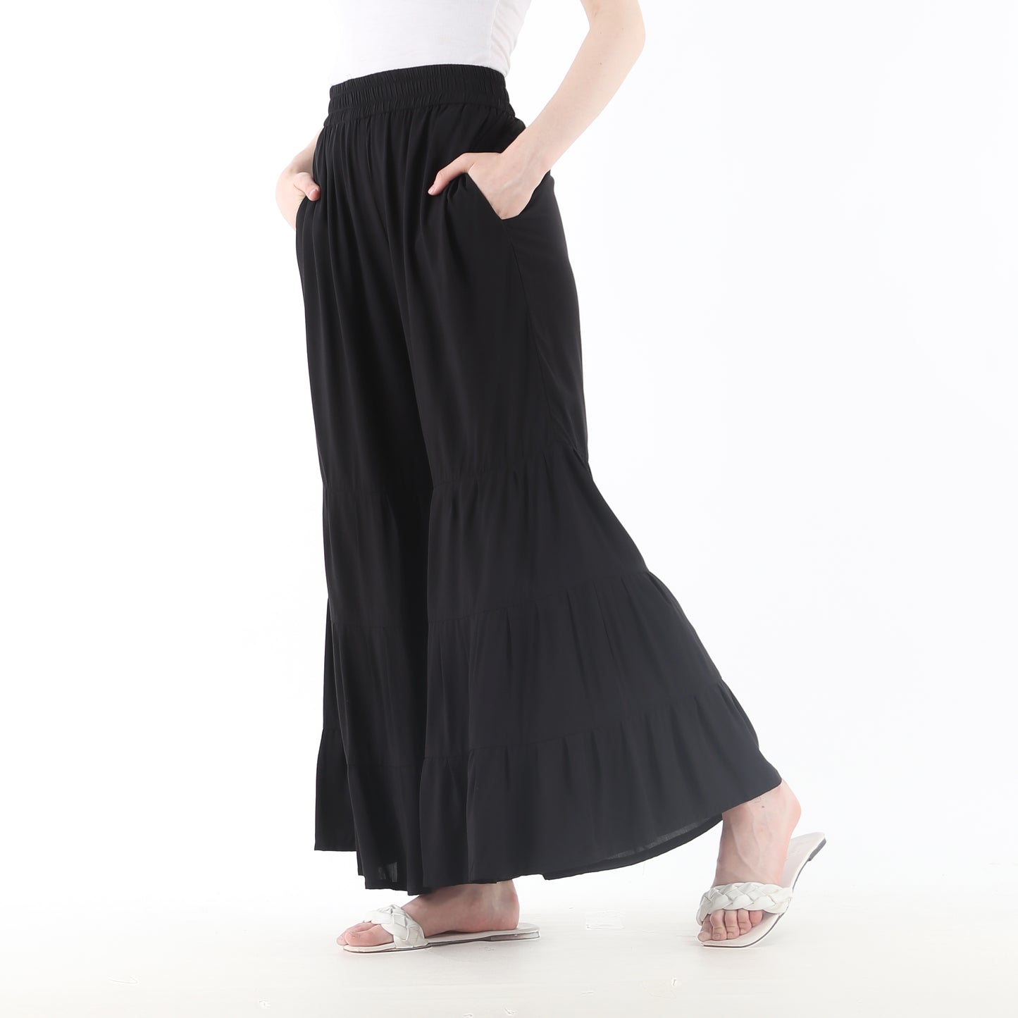 Black - Ruffle Pants