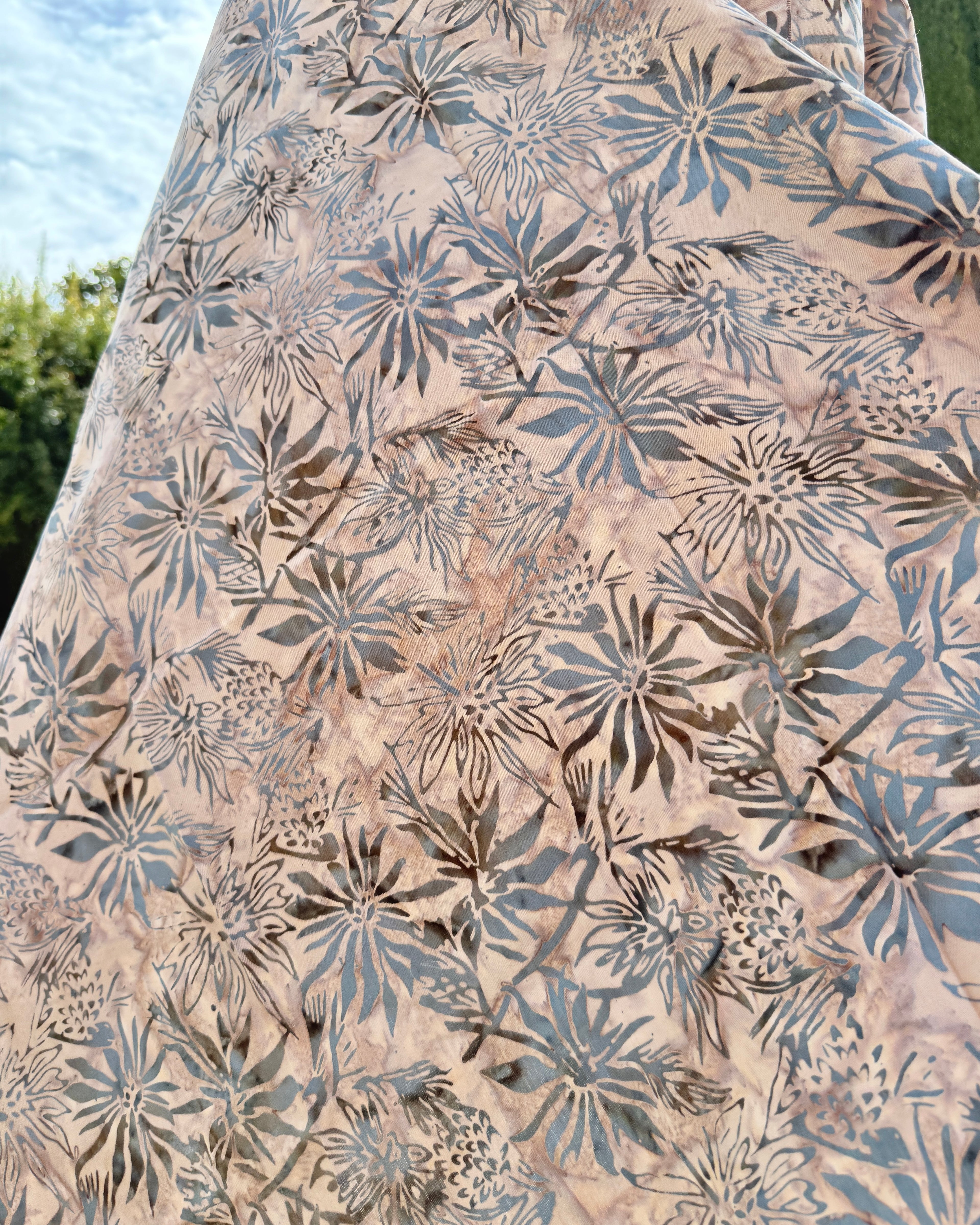 Wood Dahlia - Batik Sarong