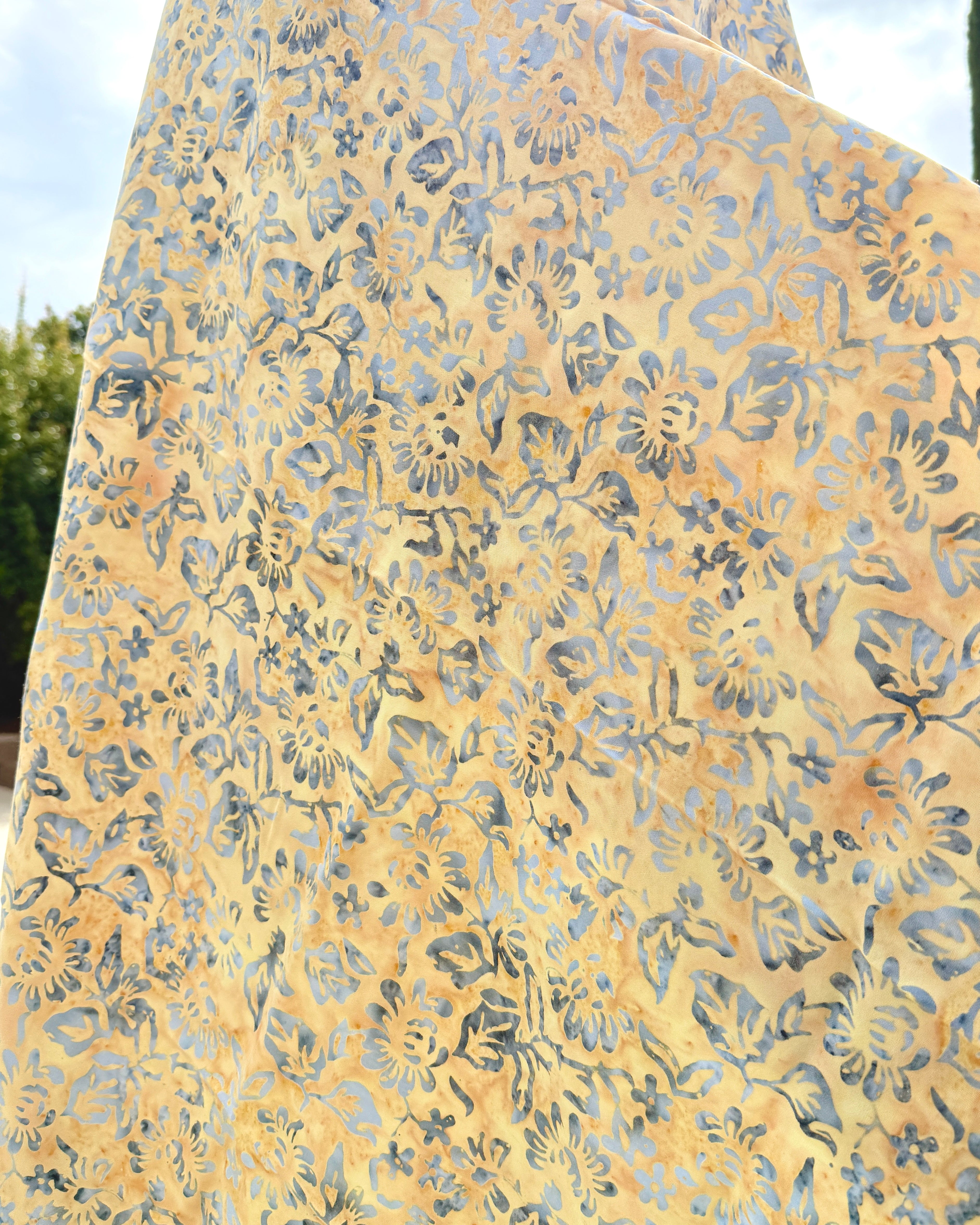 Yellow Roses - Batik Sarong