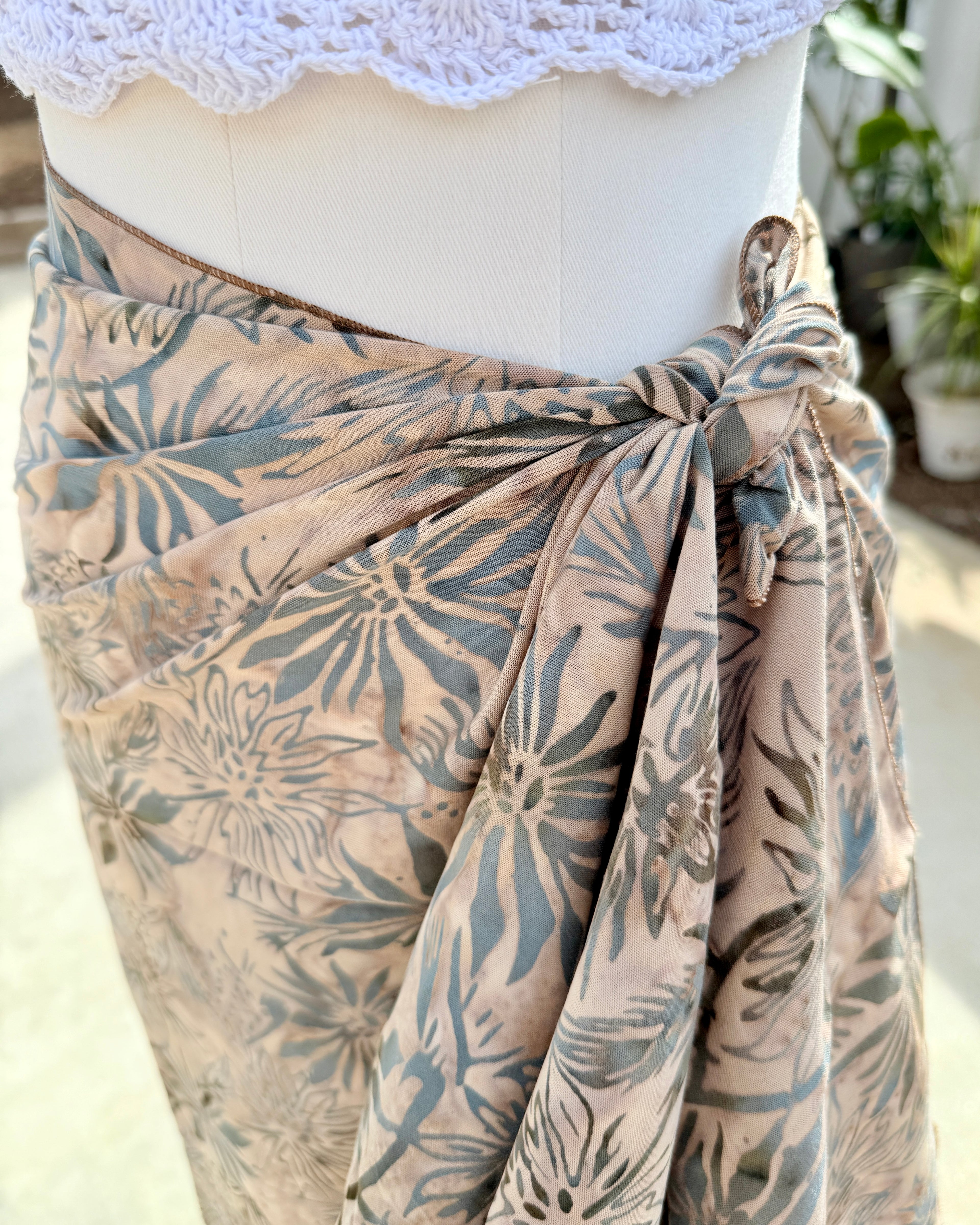 Wood Dahlia - Batik Sarong
